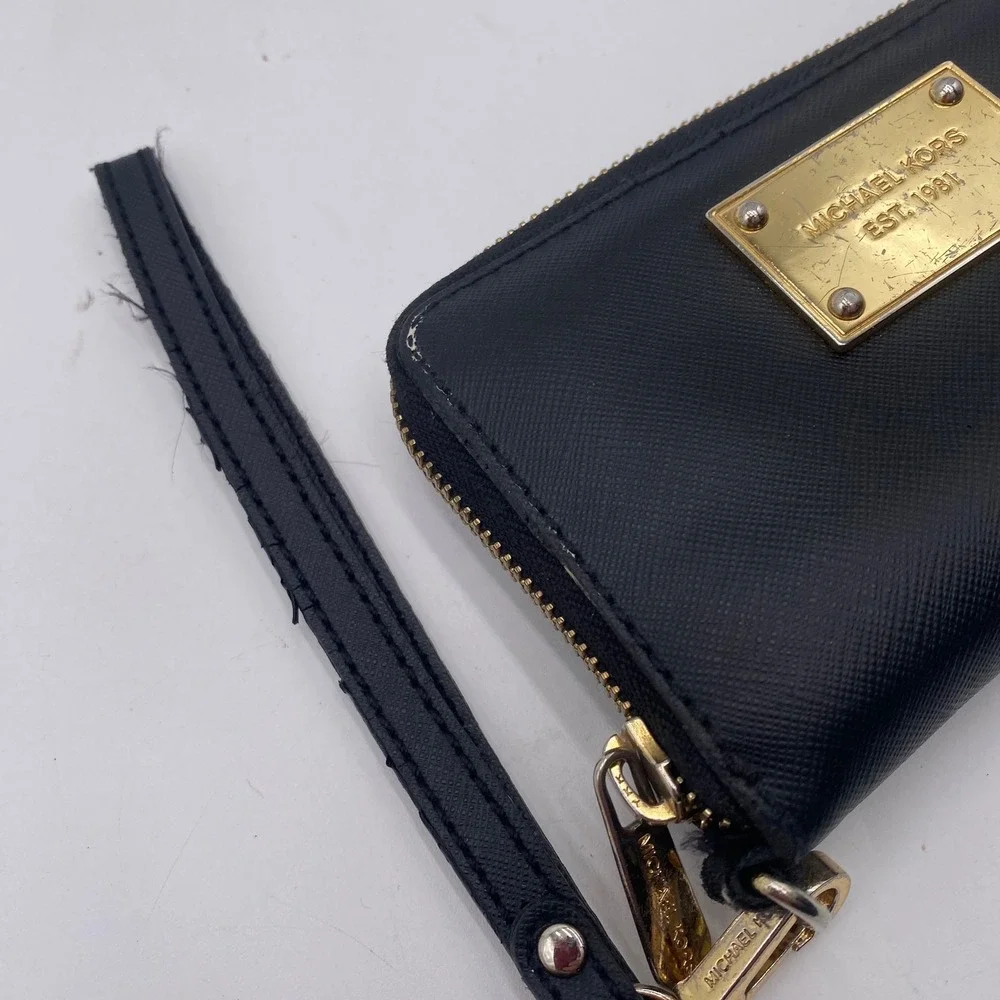 Michael Kors Jet Set Zip Around Wristlet Wallet Womens Black Saffiano Gold‎